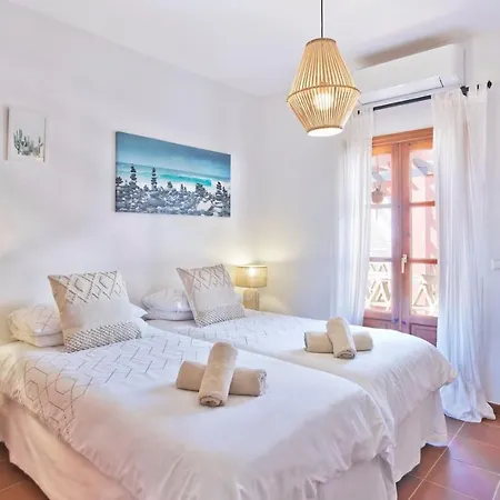 Dunas De - Beachfront 3 Bed * ماربيا
