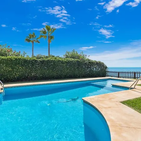 Dunas De - Beachfront 3 Bed ماربيا