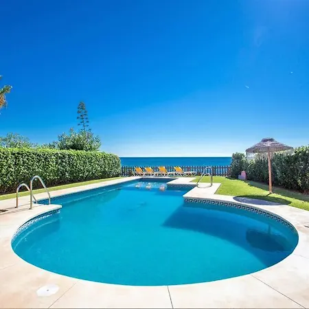 Dunas De - Beachfront 3 Bed * ماربيا