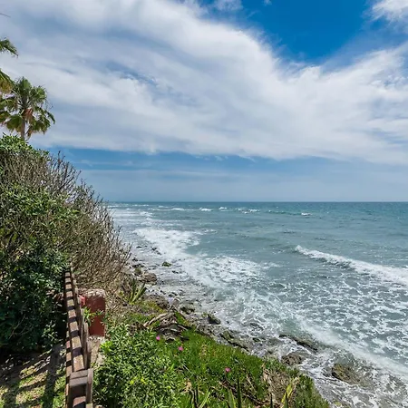 Dunas De - Beachfront 3 Bed ماربيا
